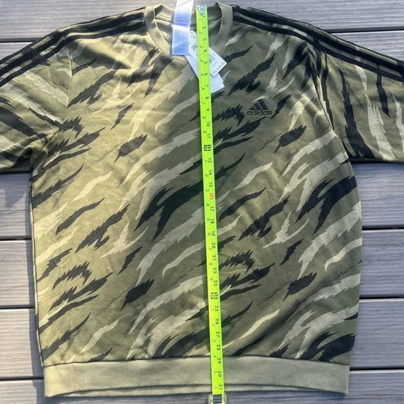 Adidas; NWT; Olive Green Camo: Long Sleeve; Crewneck; Sweatshirt; Men's XXL - Picture 2 of 5